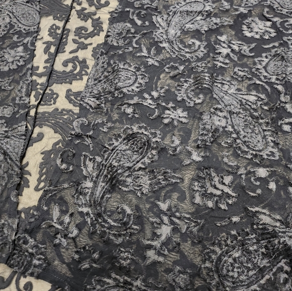 DOLLZ & DAMES burnout velvet duster; black; one size - Picture 5 of 7